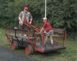 Mein Sohn Nico und ich auf einer Hebeldraisine in Kratzeburg, Juli 2004