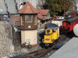 Lok 199 003 verläßt mit einem Güterzug den Bahnhof Schichtshöhn